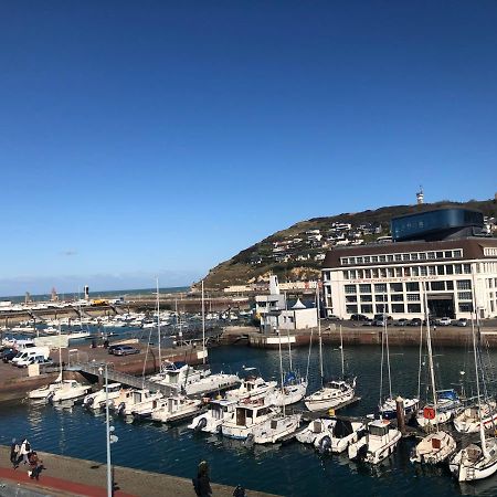 Captain Yoo - Regate- Sentir Les Embruns Vue/Port Fécamp Extérieur photo