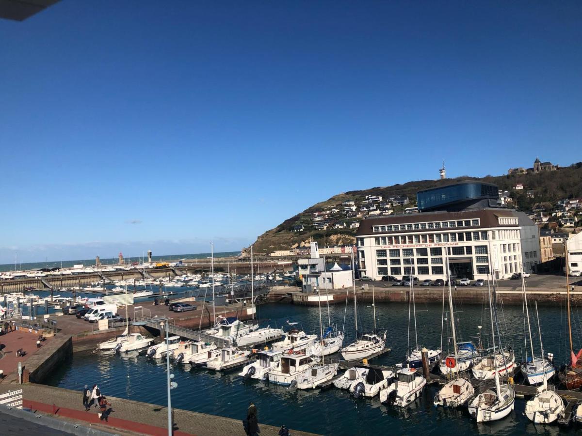 Captain Yoo - Regate- Sentir Les Embruns Vue/Port Fécamp Extérieur photo