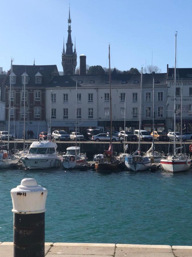 Captain Yoo - Regate- Sentir Les Embruns Vue/Port Fécamp Extérieur photo